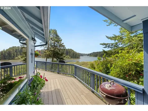 340 Council Hill Road Lakeside OR 97449