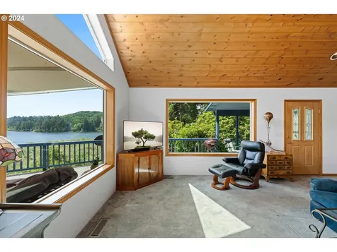 340 Council Hill Road Lakeside OR 97449