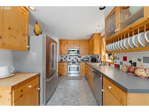 340 Council Hill Road Lakeside OR 97449