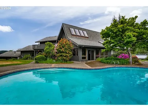 1051 Garden Grove Drive Roseburg OR 97471