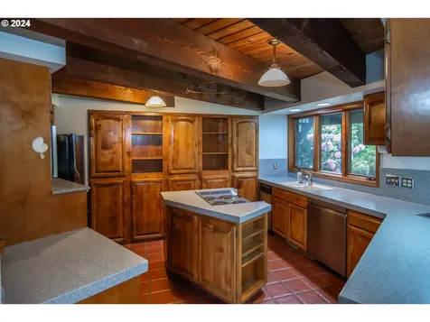 1051 Garden Grove Drive Roseburg OR 97471