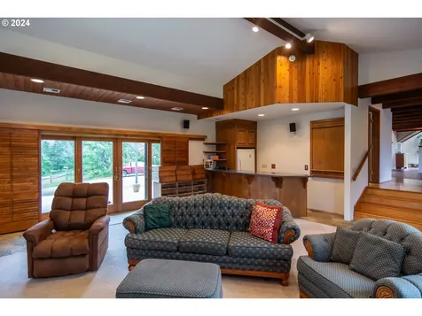 1051 Garden Grove Drive Roseburg OR 97471