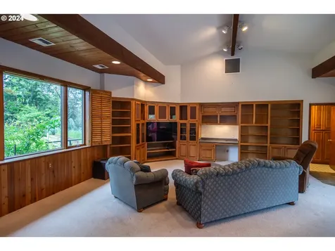1051 Garden Grove Drive Roseburg OR 97471