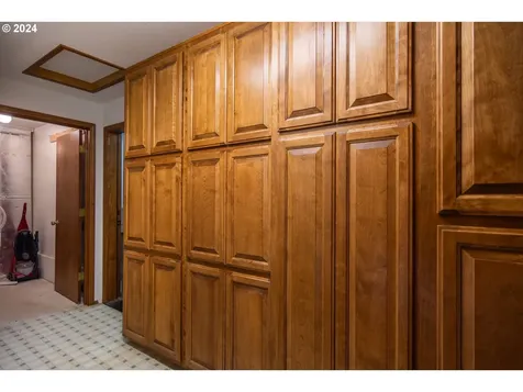 1051 Garden Grove Drive Roseburg OR 97471