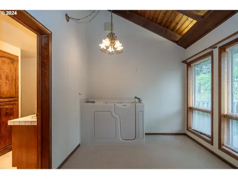 1051 Garden Grove Drive Roseburg OR 97471