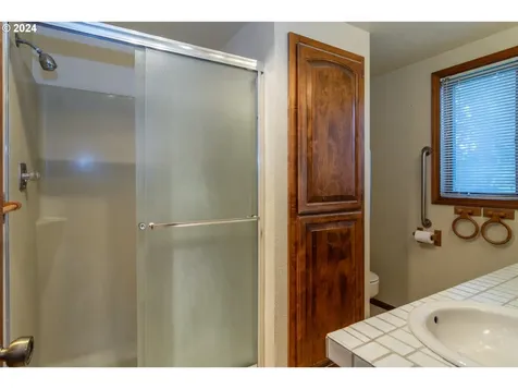 1051 Garden Grove Drive Roseburg OR 97471