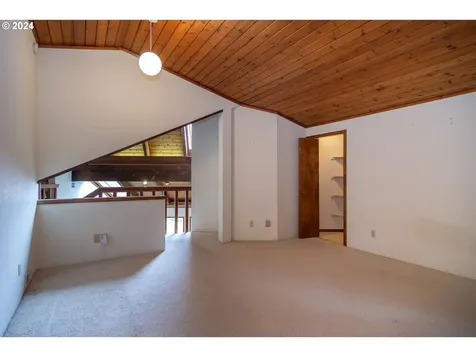 1051 Garden Grove Drive Roseburg OR 97471