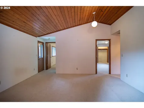 1051 Garden Grove Drive Roseburg OR 97471