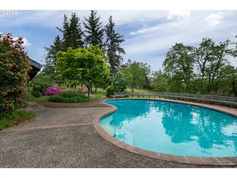 1051 Garden Grove Drive Roseburg OR 97471