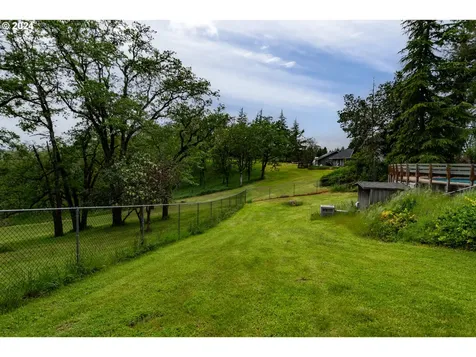 1051 Garden Grove Drive Roseburg OR 97471