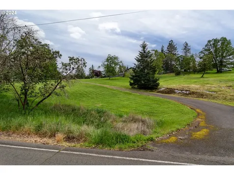 1051 Garden Grove Drive Roseburg OR 97471
