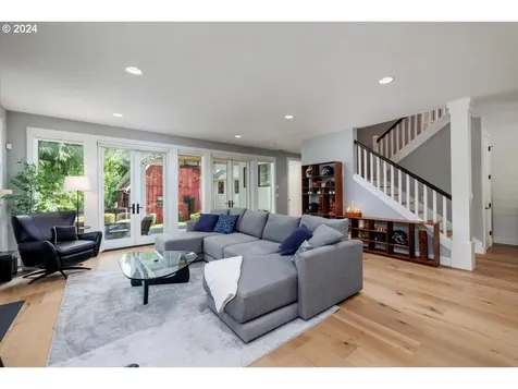 490 G Avenue Lake Oswego OR 97034