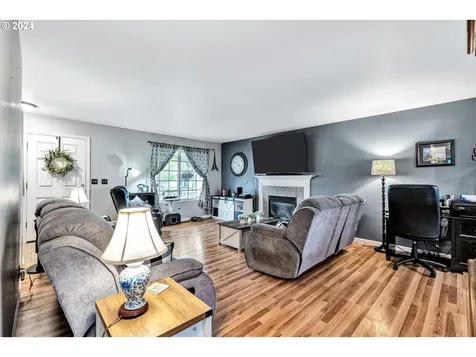 2379 N Fremont Street Cornelius OR 97113