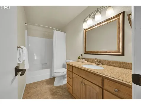 1865 Sylvan Street Eugene OR 97403