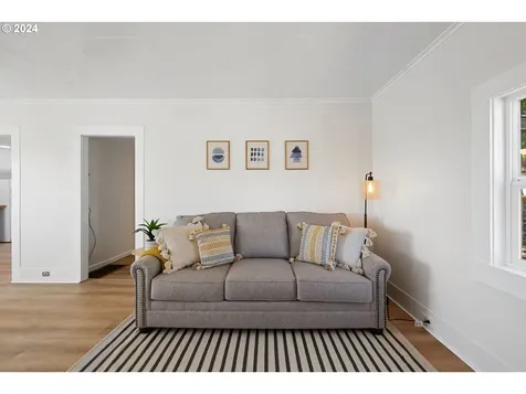 1313 3rd Street Astoria OR 97103