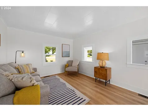 1313 3rd Street Astoria OR 97103