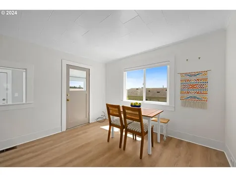 1313 3rd Street Astoria OR 97103