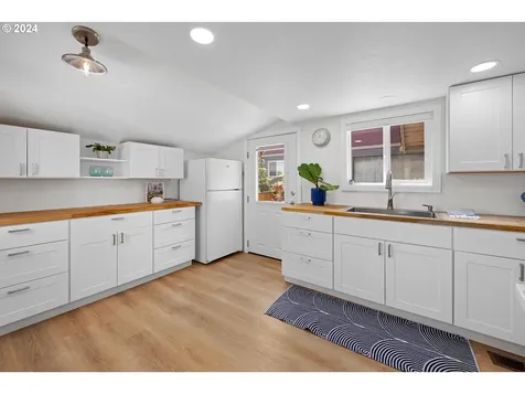 1313 3rd Street Astoria OR 97103
