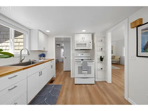 1313 3rd Street Astoria OR 97103