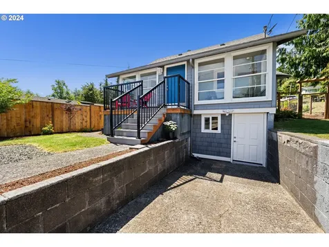 1313 3rd Street Astoria OR 97103