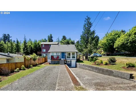 1313 3rd Street Astoria OR 97103