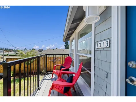 1313 3rd Street Astoria OR 97103