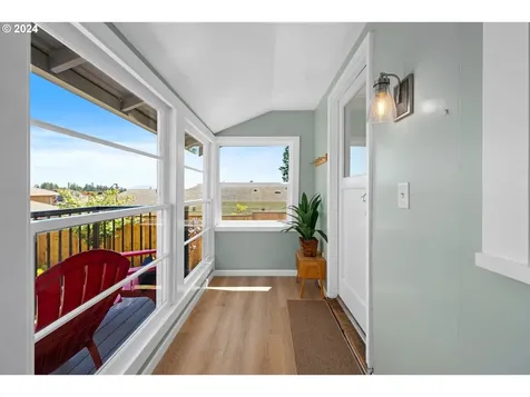 1313 3rd Street Astoria OR 97103