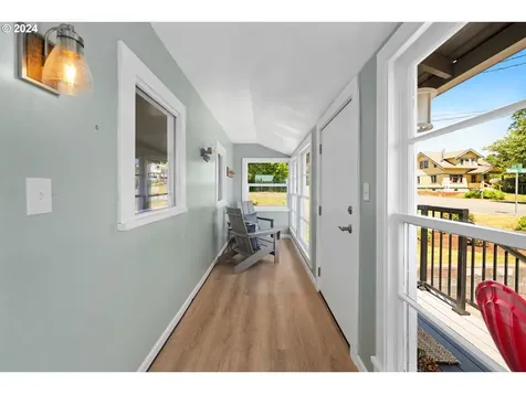 1313 3rd Street Astoria OR 97103
