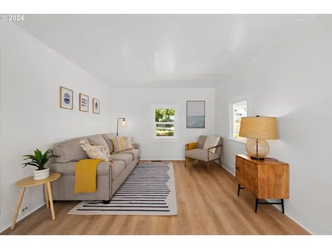 1313 3rd Street Astoria OR 97103