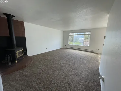 1684 29th Street Florence OR 97439