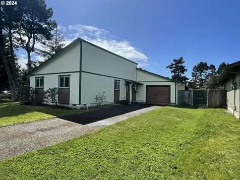 1684 29th Street Florence OR 97439