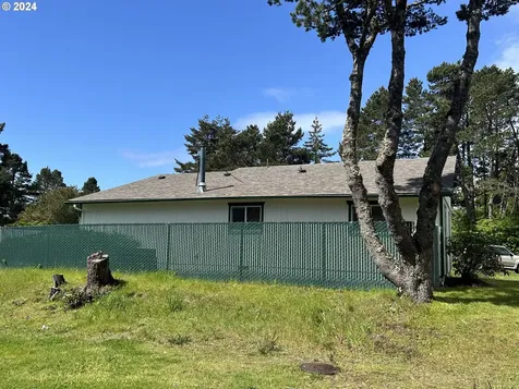 1684 29th Street Florence OR 97439