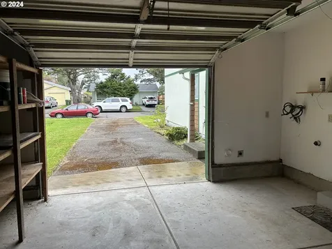 1684 29th Street Florence OR 97439