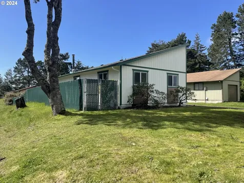 1684 29th Street Florence OR 97439