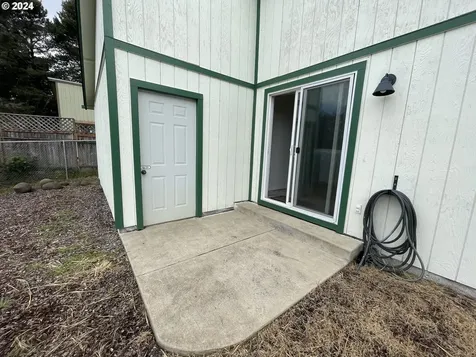 1684 29th Street Florence OR 97439