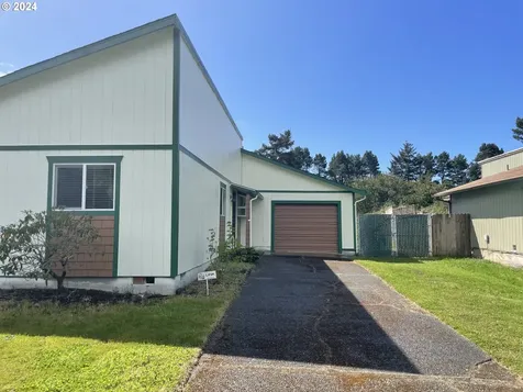 1684 29th Street Florence OR 97439