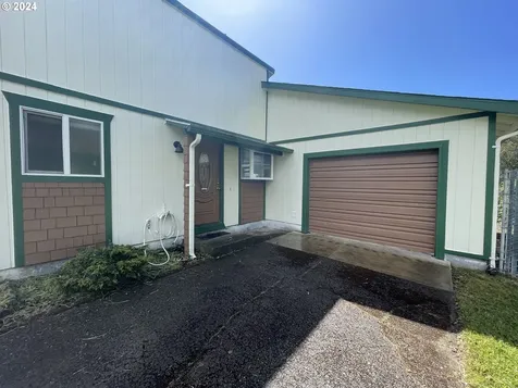 1684 29th Street Florence OR 97439