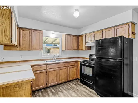 215 Major Drive Glendale OR 97442