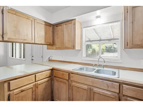 215 Major Drive Glendale OR 97442
