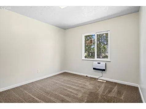 215 Major Drive Glendale OR 97442