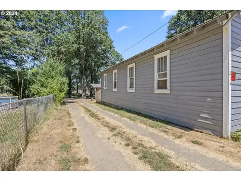 215 Major Drive Glendale OR 97442