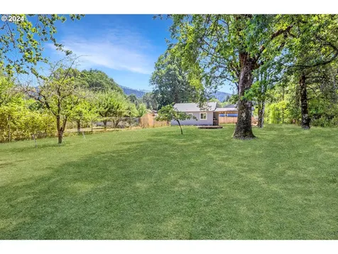 215 Major Drive Glendale OR 97442
