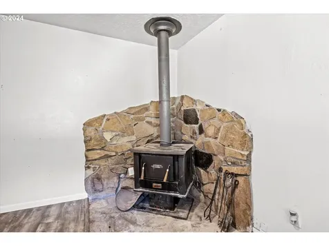 215 Major Drive Glendale OR 97442