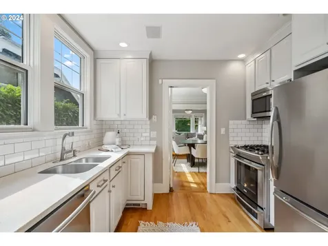 3273 Ne Alameda Street Portland OR 97212