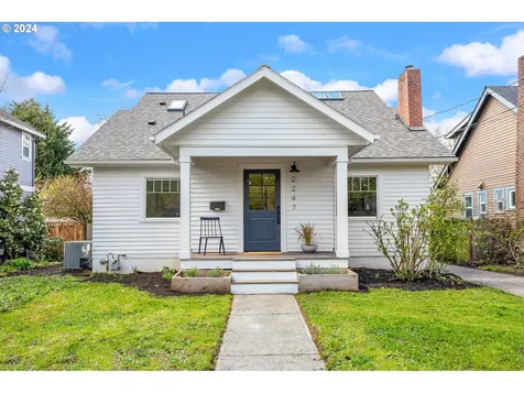 2247 Se 51st Avenue Portland OR 97215