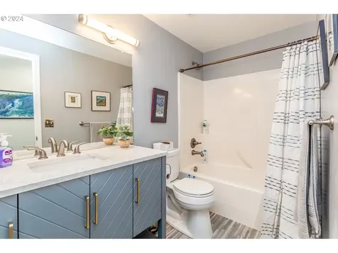 3735 Ne 107th Place Portland OR 97220