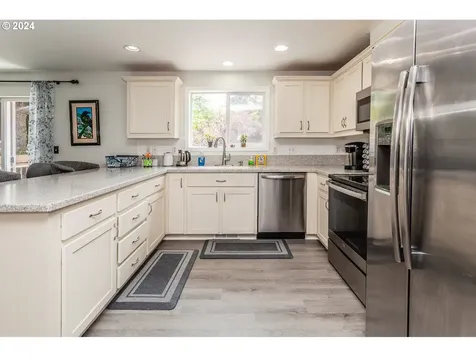 3735 Ne 107th Place Portland OR 97220