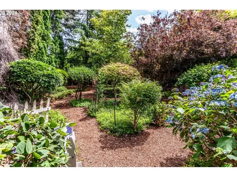 3735 Ne 107th Place Portland OR 97220