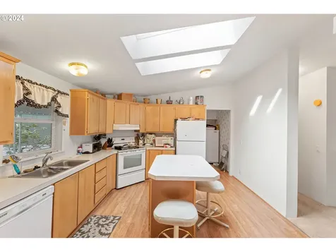 555 Shorepines Court Coos Bay OR 97420