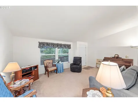 555 Shorepines Court Coos Bay OR 97420